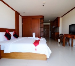 Номер Standard с балконом и с видом на город в Phu View Talay Resort