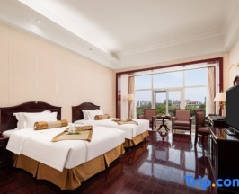 Номер Standard с видом на озеро в Ningxia Yuehai Hotel