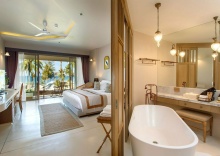 Двухместный номер у моря Grand Deluxe двуспальная кровать в Devasom Khao Lak Beach Resort & Villas