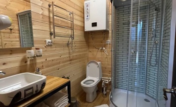 Коттедж улучшенный с 1 двуспальной кроватью и диваном в Air house Arkhyz