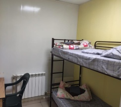 Кровать в 2-местном общем номере (общие удобства, без окна) в Сити-В