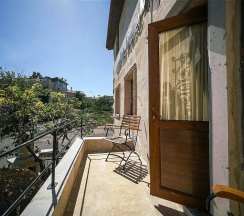 Номер Deluxe с балконом в Aysel Inn House