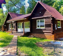 Коттедж с красивым видом из окна в Кедровый