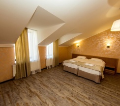 Двухместный полулюкс двуспальная кровать в Хвалынь