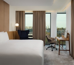 Номер Deluxe Suite, с видом на город - с двуспальной кроватью в Mövenpick Москва Таганская