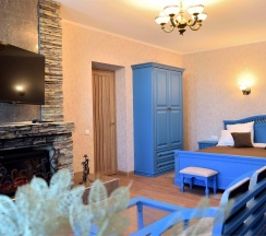 №4. Семейный номер с двуспальной кроватью, диваном и видом на Байкал в Прибой