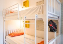 Кровать в общем номере в Sleep Sheep Phuket Hostel SHA