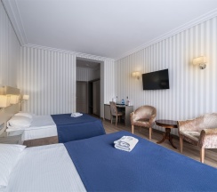 Семейный полулюкс с 2 двуспальными кроватями в Ka Royal Hotel Boutique