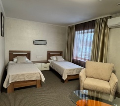 Двухместный просторный номер в Строитель