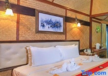 Коттедж Deluxe с красивым видом из окна в Sunset Village Beach Resort