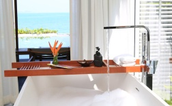 Двухместный Celes Suite Pool beachfront двуспальная кровать в Celes Samui