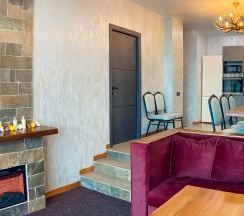 Большой семейный люкс с панорамным видом на Уральские горы в Business Residence