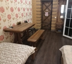 Трехместный номер с двуспальной и односпальной кроватями в Марсель