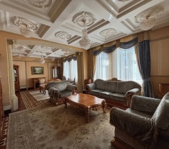 Коттедж Дуплекс с балконом и с красивым видом из окна в Dipservice hall