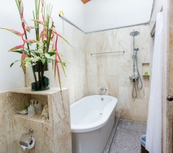Семейная вилла с балконом и с красивым видом из окна в The samui beach resort