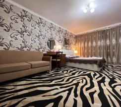 Номер люкс в Home Hotel
