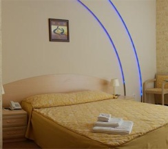 Номер стандарт с 1 двуспальной кроватью (без окна) в Мята