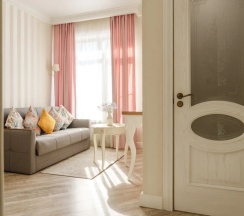 Двухместный люкс Provence №60 с 2 комнатами двуспальная кровать в Лель