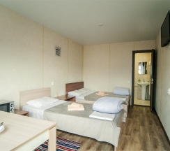 Улучшенный 3-х местный семейный номер в Пол&Пути