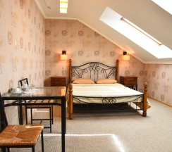 Двухместный номер Комфорт Мансарда двуспальная кровать в Вкс