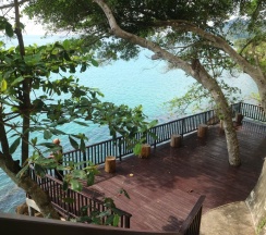 Одноместный номер Standard с видом на море двуспальная кровать в Chang Cliff Resort