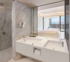 Двухместный Ocean Suite Prestige двуспальная кровать в Hilton Pattaya