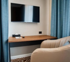 Двухместный семейный люкс с балконом двуспальная кровать в Diamond Hotel Shymkent