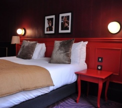 Одноместный люкс двуспальная кровать в Alba Opera Hotel