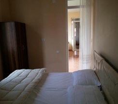Двухместный номер Superior с балконом двуспальная кровать в Grand Guest House Kvariati