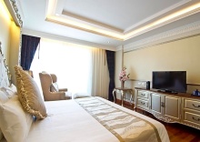 Трёхместный номер Deluxe beachfront в LK The Empress Pattaya