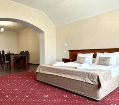 Семейный номер двухкомнатный в Bridge hotel