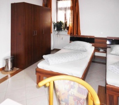 Двухместный номер Standard 2 отдельные кровати в Pension Pieschen Dresden