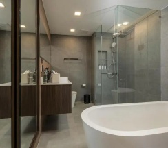 Двухместный номер с ванной Deluxe двуспальная кровать в The Proud Karon Beach Phuket Trademark Collection By Wyndham
