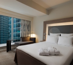 Номер Executive Deluxe с двуспальной кроватью в Novotel Moscow City