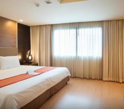 Трёхместный люкс с 2 комнатами в Aspen Suites Hotel Sukhumvit 2 Bangkok