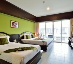 Трёхместный номер Deluxe в Samui First House Hotel