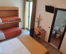 Четырёхместный номер Superior в Hotel Tilmar