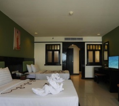 Люкс Superior с видом на бассейн в Woraburi Phuket Resort & Spa
