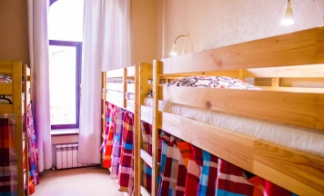 Кровать в 8-местном общем мужском номере в U hostel