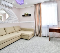 Двухместный Suite Apartment с видом на море и дендрарий двуспальная кровать в Delsochi