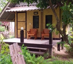 Бунгало с балконом в Banana House Pai