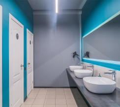 Кровать в 6-местном мужском номере (общие удобства) в Hot Place Guest House