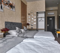 Трехместный стандарт (5) в July hotel