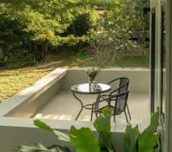 Двухместное бунгало Deluxe c 1 комнатой двуспальная кровать в Isara Nai Yang Resort