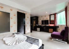 Трёхместный номер Executive в 7Q Patong Beach Hotel