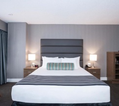 Двухместный номер Standard двуспальная кровать в Sandman Signature Calgary Downtown Hotel