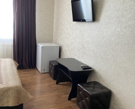 Двухместный номер с двуспальной кроватью с видом на горы в Морской бриз