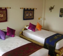 Двухместный номер Deluxe 2 отдельные кровати в Guesthouse Liam's Suan Dok Mai