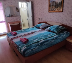 Трехместный с балконом 3-2 в Стелла