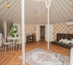 Юрта Зори в Папоротник